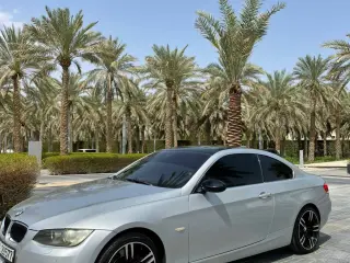 2007 BMW 3-Series في Abu Dhabi سيارة مستعملة