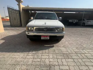 1999 Toyota Hilux in Abu Dhabi used car