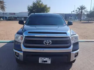 2014 Toyota Tundra في Al Ain سيارة مستعملة