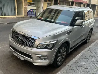 2011 Infiniti QX56 في Dubai سيارة مستعملة