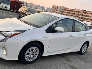 2018 Toyota Prius in Dubai used car