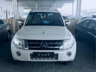 2014 Mitsubishi Pajero in Dubai used car