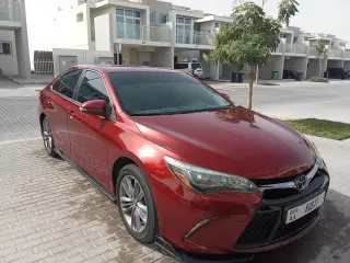 2016 Toyota Camry in Dubai used car