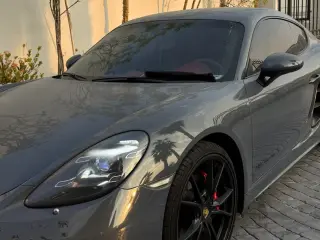 2018 Porsche Cayman في Abu Dhabi سيارة مستعملة