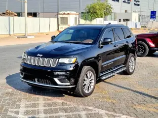 2017 Jeep Grand Cherokee في Dubai سيارة مستعملة