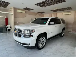 2017 Chevrolet Suburban في Sharjah سيارة مستعملة