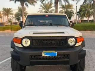 2016 Toyota FJ Cruiser في Sharjah سيارة مستعملة