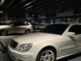 2002 Mercedes-Benz S-Class في Sharjah سيارة مستعملة