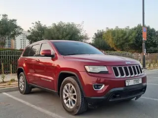 2014 Jeep Grand Cherokee في Dubai سيارة مستعملة