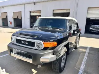 2023 Toyota FJ Cruiser في Abu Dhabi سيارة مستعملة