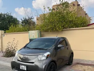 2012 Toyota IQ في Dubai سيارة مستعملة