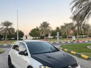 2015 Volkswagen Golf in Sharjah used car