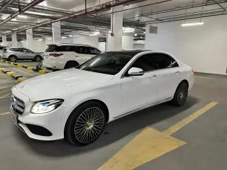 2019 Mercedes-Benz E-Class في Sharjah سيارة مستعملة