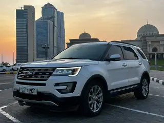 2017 Ford Explorer in Sharjah used car