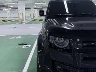 2023 Land Rover Defender in Abu Dhabi used car