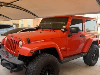 2015 Jeep Wrangler في Abu Dhabi سيارة مستعملة