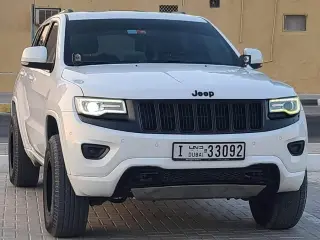 2015 Jeep Grand Cherokee في Dubai سيارة مستعملة