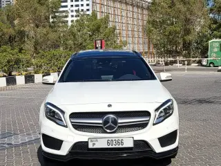 2019 Mercedes-Benz GLA في Dubai سيارة مستعملة
