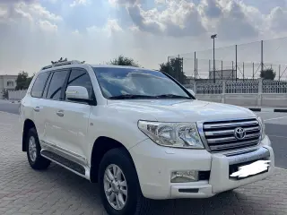 2011 Toyota Land Cruiser in Sharjah used car