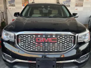 2018 GMC Acadia في Dubai سيارة مستعملة