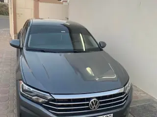 2019 Volkswagen Jetta في Abu Dhabi سيارة مستعملة