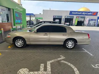 2008 Lincoln Town Car in Dubai used car