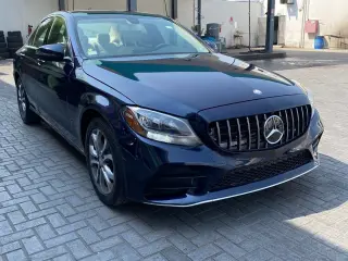 2017 Mercedes-Benz C-Class في Dubai سيارة مستعملة