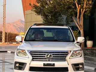 2012 Lexus LX 570 في Sharjah سيارة مستعملة