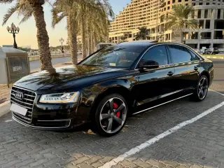 2015 Audi A8 في Dubai سيارة مستعملة