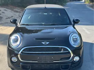 2018 Mini Convertible in Dubai used car