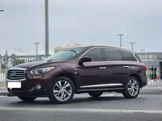 2015 Infiniti QX60 في Dubai سيارة مستعملة