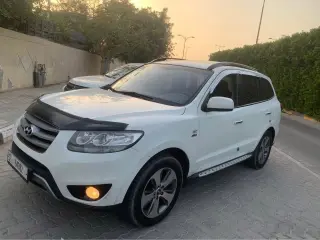 2012 Hyundai Santa Fe in Sharjah used car