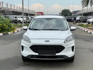 2021 Ford Escape في Dubai سيارة مستعملة