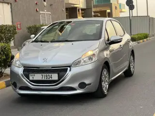 2015 Peugeot 208 in Dubai used car