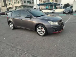 2012 Chevrolet Cruze في Abu Dhabi سيارة مستعملة