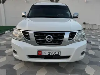 2013 Nissan Patrol في Abu Dhabi سيارة مستعملة