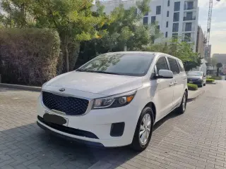 2017 Kia Sedona in Dubai used car
