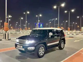 2019 Toyota FJ Cruiser في Dubai سيارة مستعملة