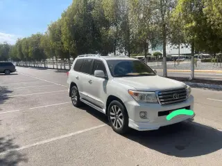 2008 Toyota Land Cruiser في Abu Dhabi سيارة مستعملة