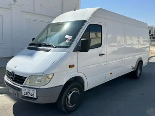 2011 Mercedes-Benz Sprinter في Abu Dhabi سيارة مستعملة
