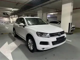 2012 Volkswagen Touareg في Dubai سيارة مستعملة