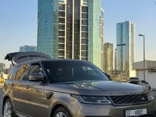 2018 Land Rover Range Rover Sport in Sharjah used car
