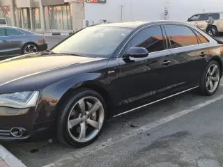 2011 Audi A8 في Dubai سيارة مستعملة