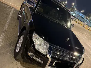 2015 Mitsubishi Pajero in Dubai used car
