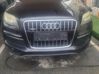 2013 Audi Q7 في Sharjah سيارة مستعملة