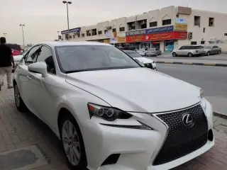 2014 Lexus IS في Dubai سيارة مستعملة