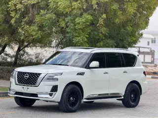 2016 Nissan Patrol في Dubai سيارة مستعملة
