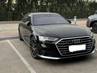 2019 Audi A8 في Dubai سيارة مستعملة