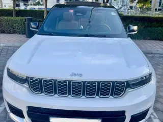 2021 Jeep Grand Cherokee في Dubai سيارة مستعملة