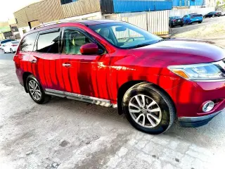 2014 Nissan Pathfinder في Sharjah سيارة مستعملة